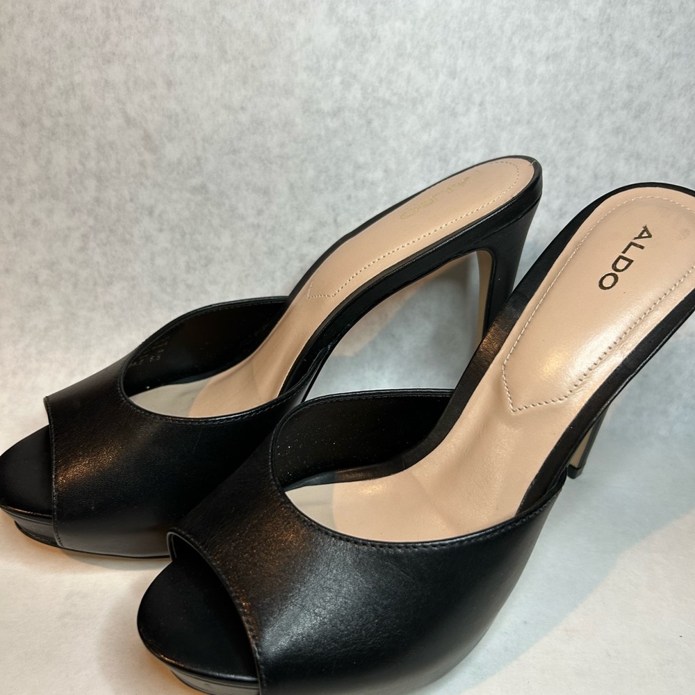 Aldo 38.5 (size 8) black Mules